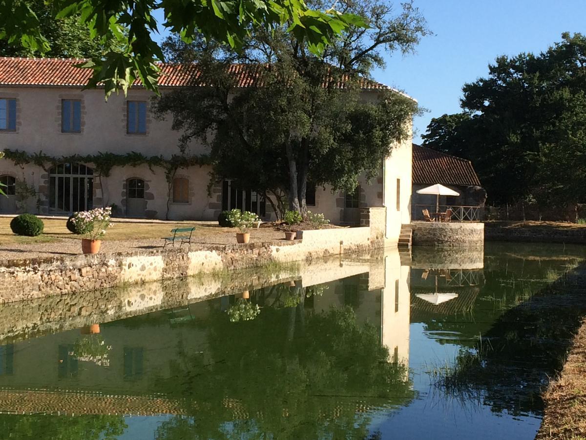 Bed and Breakfast DOMAINE de la PARTOUCIE à Confolens Extérieur photo